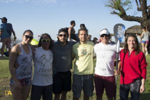 Jakabol, mar del plata , y los organizadores del evento de sup en Peru beach 